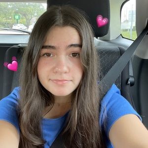 Meet your Posher, Alexis